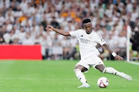 切费林：巴黎0-2曼城时，纳赛尔曾犹豫是否继续留在足坛工作.